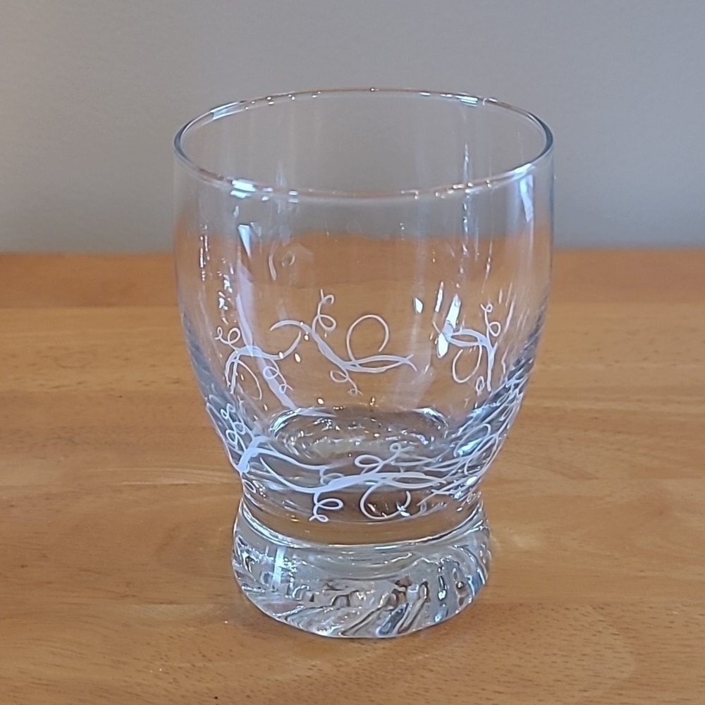 SMALL CLEAR GLASS TUMBLER Swirl Detail Whisky Shot Glasses, Set of 4 - Picture 4 of 14